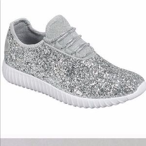 Silver glitter athletic tennis shoes